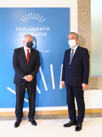 O embaixador de Xapón visita o Parlamento de Galicia